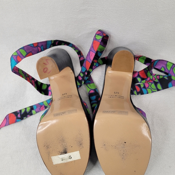 Marc Jacobs Geometric Print Silk Satin Wrap Platform Sandals Made in Italy 6
D - Picture 4 of 11